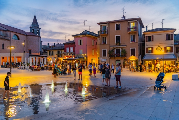Bardolino aan het gardameer in italie