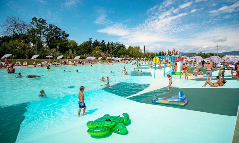 waterpark van Camping Cisano San Vito Gardameer