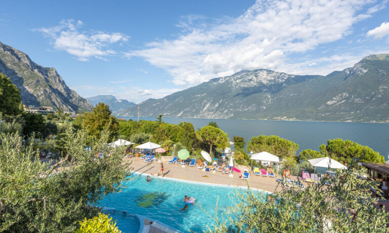 camping garda bij limone sul garda aan het gardameer