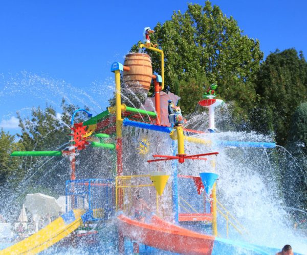 Het waterpark van Camping Bella Italia peschiera del garda aan het gardameer in italie