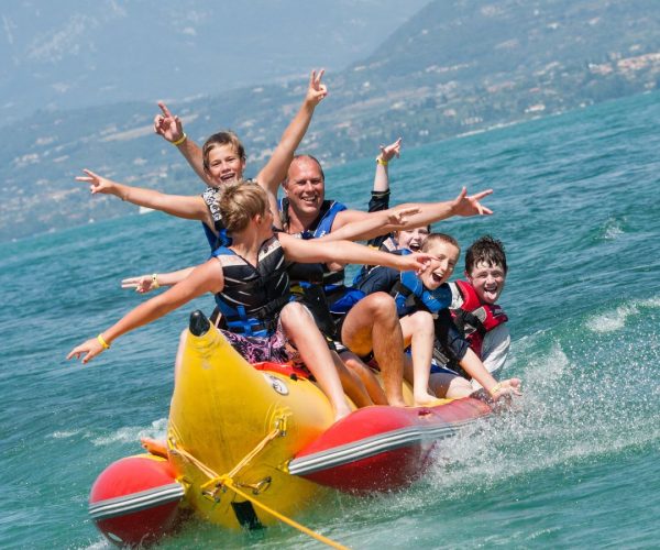 Banaanvaren op Camping belvedere aan het gardameer in italie