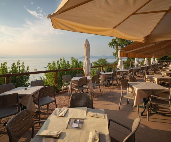 Restaurant op Camping belvedere aan het gardameer in italie