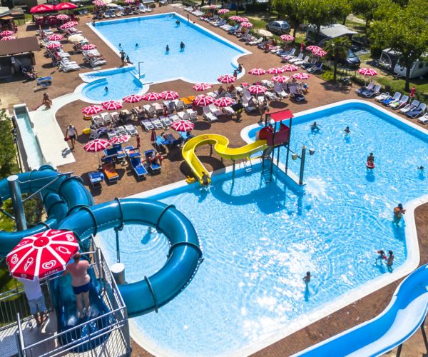 Het waterpark van Camping belvedere aan het gardameer in italie