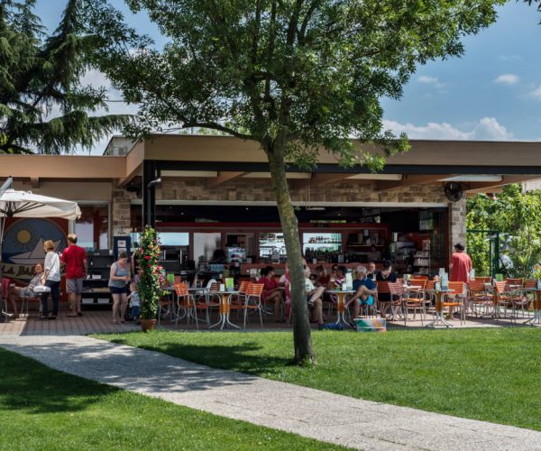 Restaurant op camping gasparina bij het Gardameer in Italië