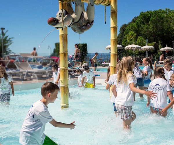 Waterpark Camping la rocca aan het gardameer tussen bardolino en garda