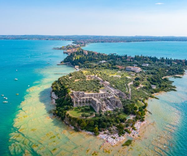 Sirmione gelegen aan het gardameer