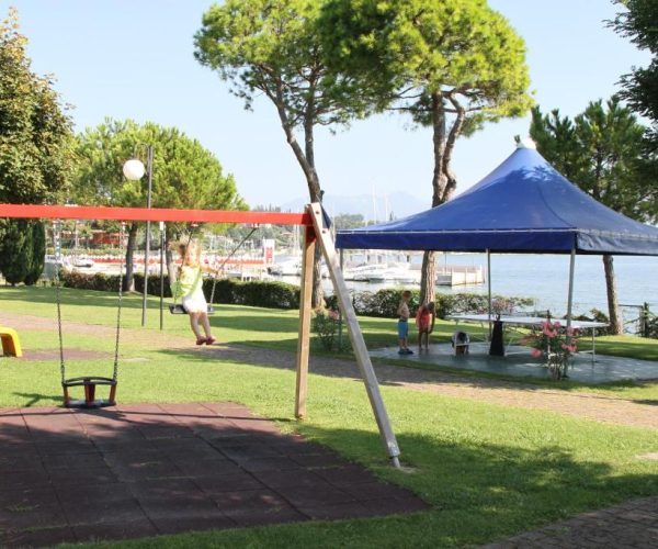 le corti del lago in padenghe sul garda speeltuin