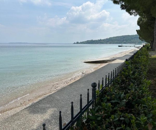 le corti del lago in padenghe sul garda strand