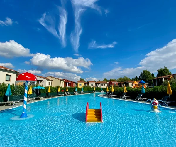 vakantiepark belvedere village in cavalcaselle kinderzwembad
