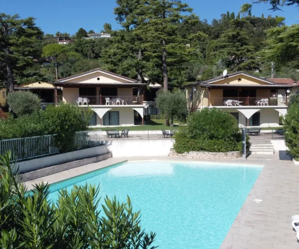 villenpark sanghen in manerba del garda zwembad